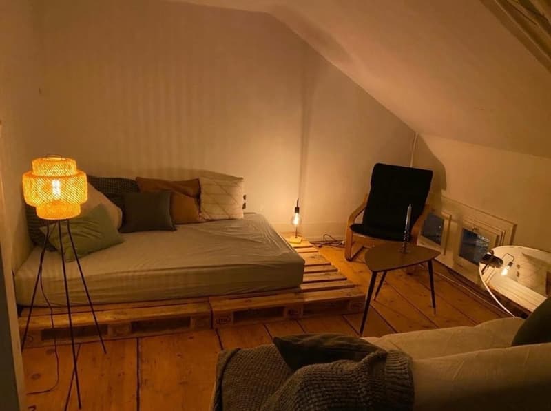 Zimmer in zentraler 8er WG (1)