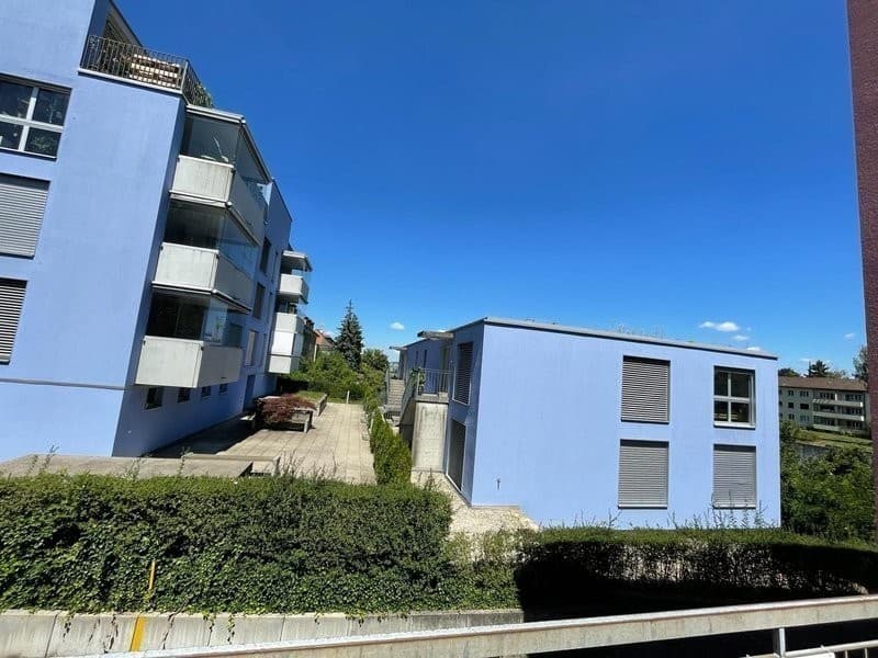 Professional shared accommodation all inclusive, with private bathroom, cleaning lady, large balcony: central (10 min to main station, 4 min to Oerlikon + 5 min to airport) (3)