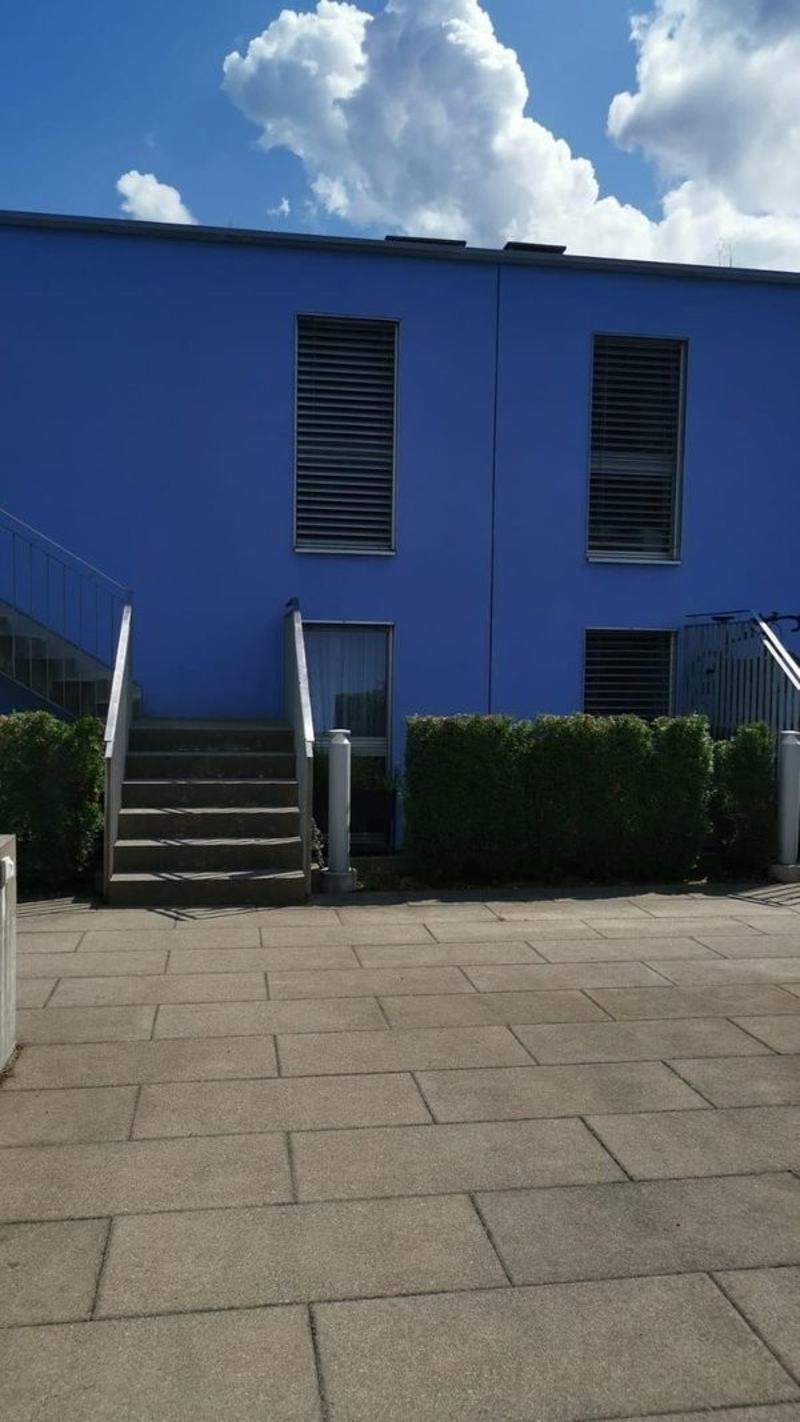 Professional shared accommodation all inclusive, with private bathroom, cleaning lady, large balcony: central (10 min to main station, 4 min to Oerlikon + 5 min to airport) (10)