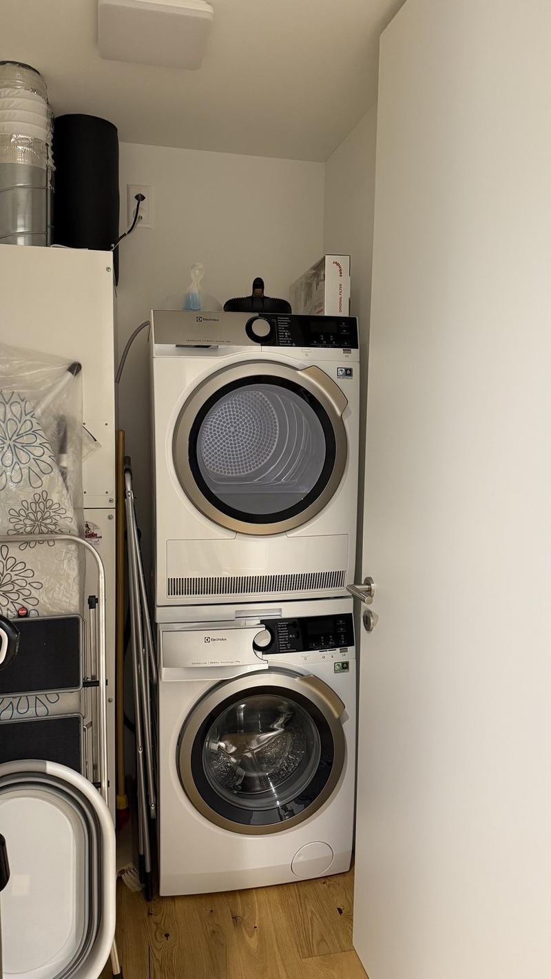 Shared flat room (6)
