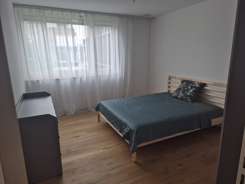 Spacious room with private bathroom in shared apartment (WG) (5)