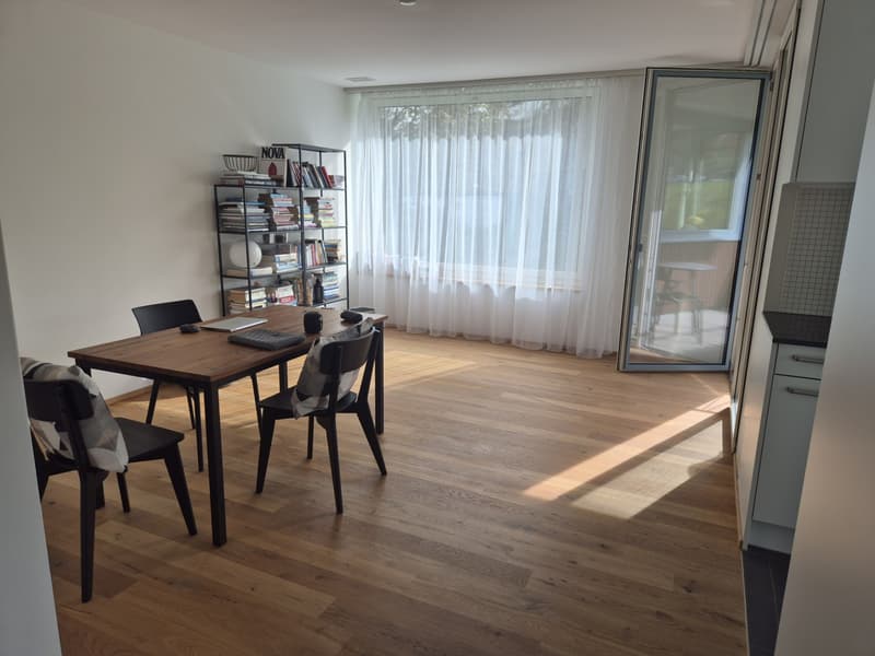 Spacious room with private bathroom in shared apartment (WG) (4)