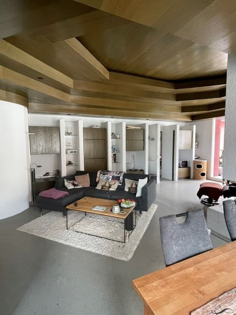 Aussergewöhnliche 4.5-Zimmer-Wohnung mit Cheminée und Terrasse im Zentrum von Stans (1)