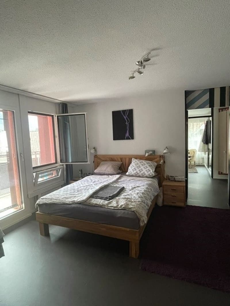 Aussergewöhnliche 4.5-Zimmer-Wohnung mit Cheminée und Terrasse im Zentrum von Stans (4)
