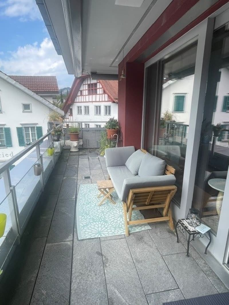 Aussergewöhnliche 4.5-Zimmer-Wohnung mit Cheminée und Terrasse im Zentrum von Stans (9)