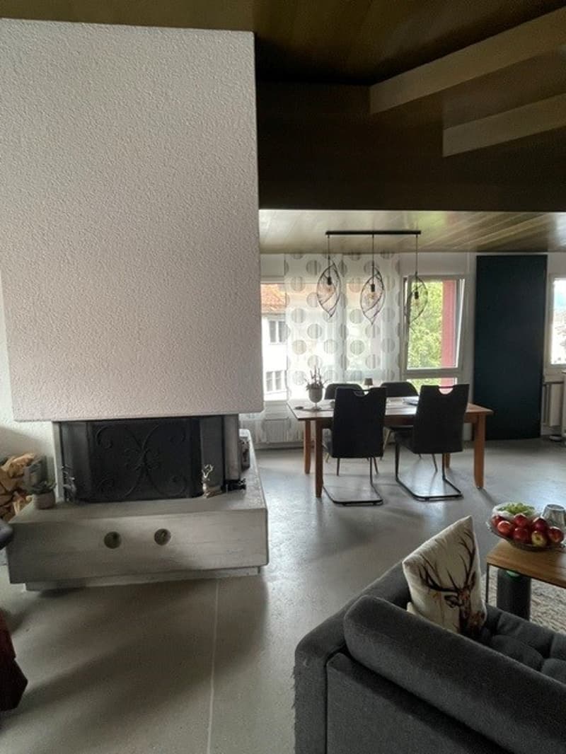 Aussergewöhnliche 4.5-Zimmer-Wohnung mit Cheminée und Terrasse im Zentrum von Stans (10)