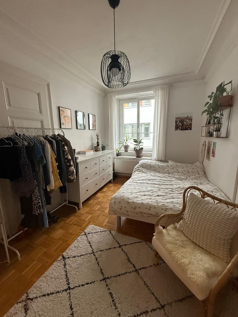 Furnished, temporary shared apartment room in Lucerne (1)