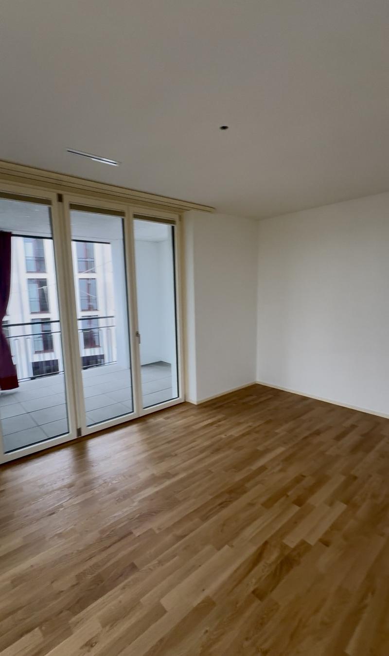 Modern and bright 3.5-room apartment with 2 terraces directly at Wil train station, yet quiet! (11)