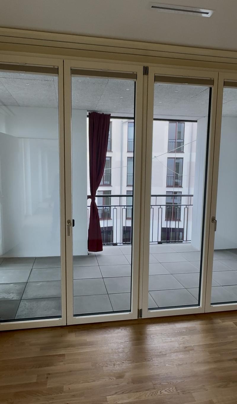 Modern and bright 3.5-room apartment with 2 terraces directly at Wil train station, yet quiet! (3)