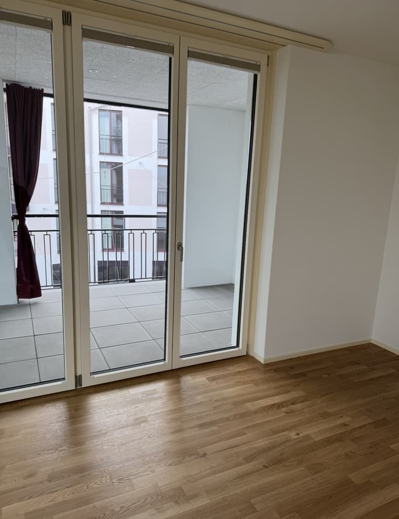 Modern and bright 3.5-room apartment with 2 terraces directly at Wil train station, yet quiet! (7)