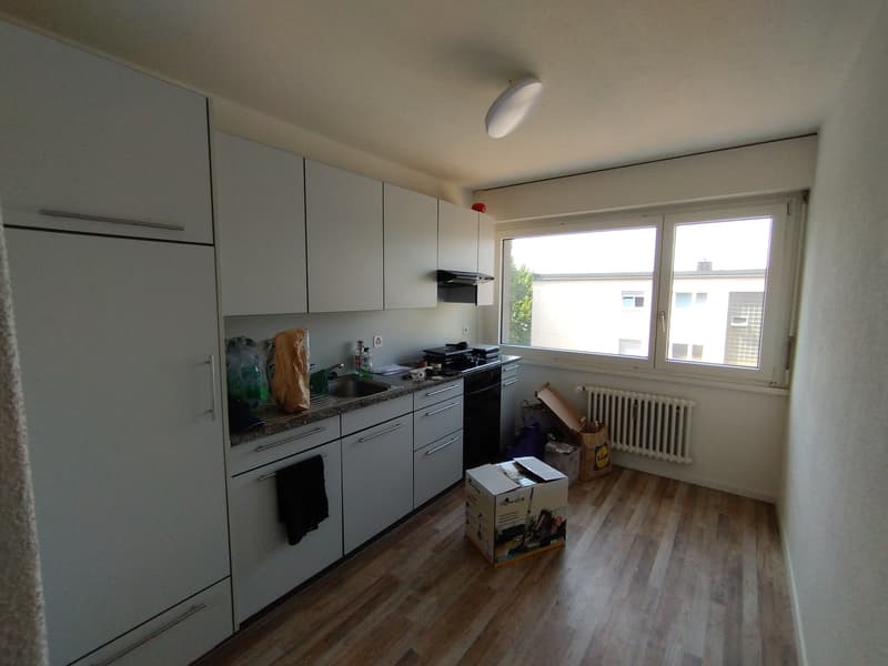 Schöne 2.5 Zimmer Wohnung in Waldnähe (3)