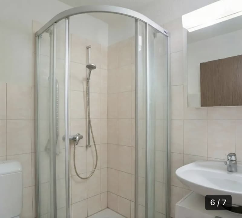 1. Room with private bathroom (11)