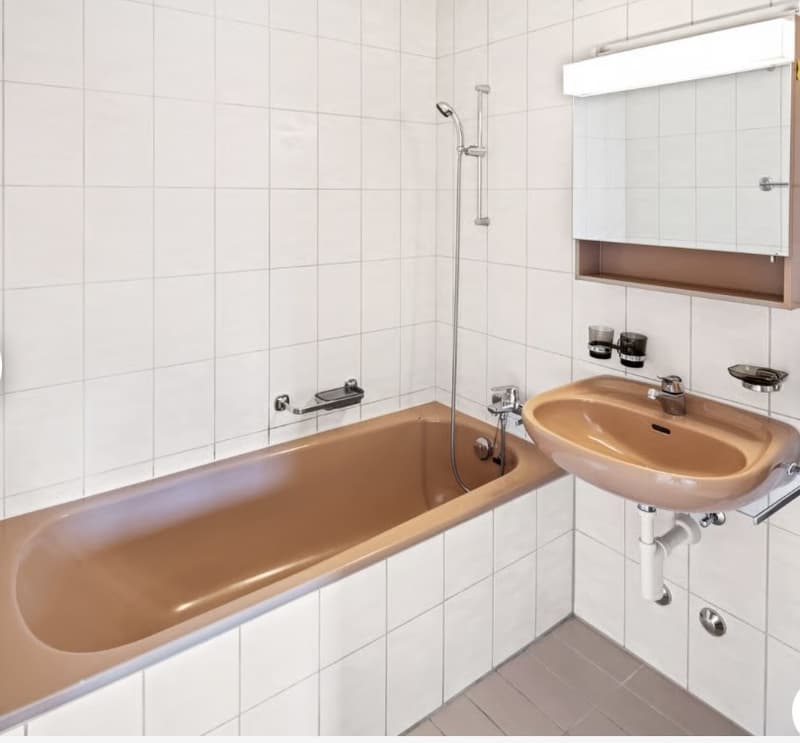 1. Room with private bathroom (7)