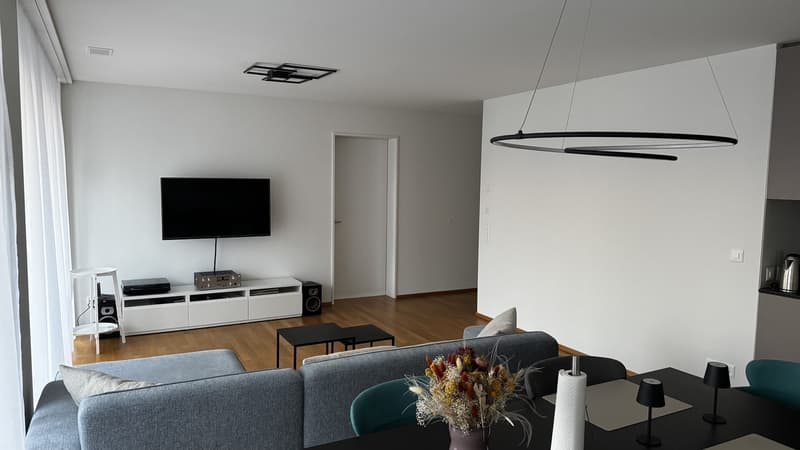 Schönes Zimmer mit Blick ins Grüne (5)