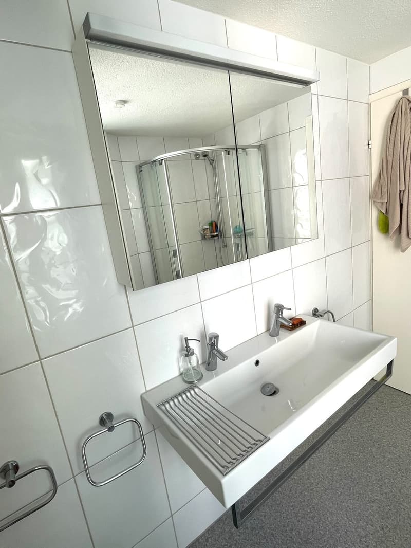 Furnished room for sublet in the old town of Lucerne (September to mid/late December) (8)