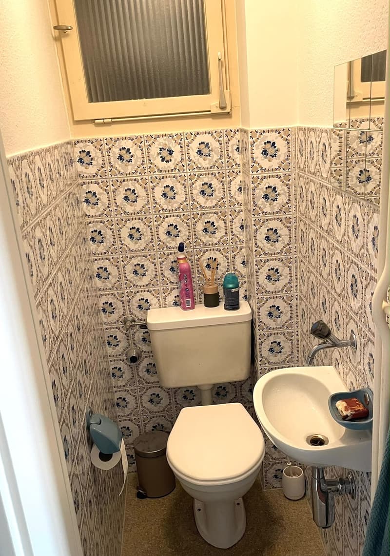 Furnished room for sublet in the old town of Lucerne (September to mid/late December) (9)