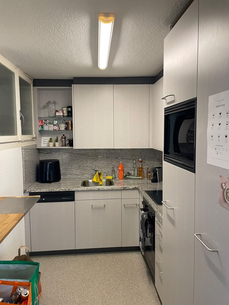 Furnished room for sublet in the old town of Lucerne (September to mid/late December) (4)
