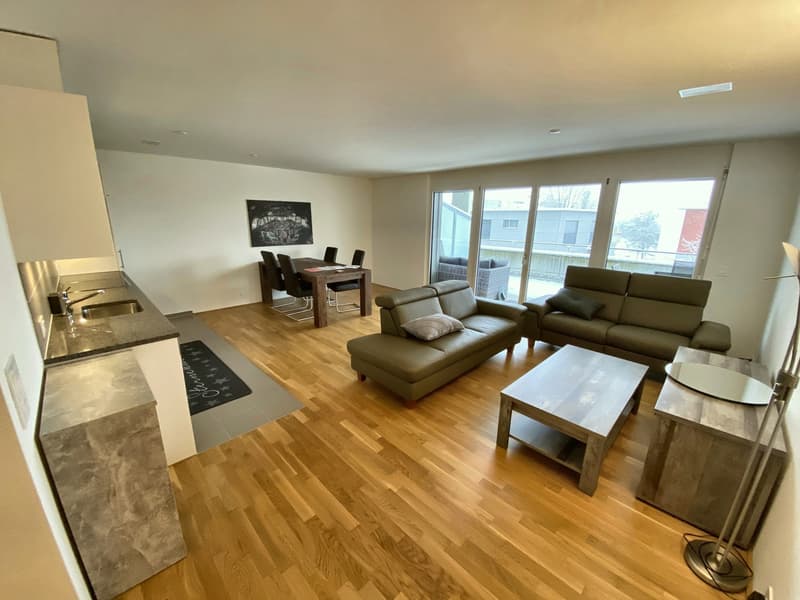 2.5-Zimmer-Wohnung mit grosser Terrasse in Adlikon (1)