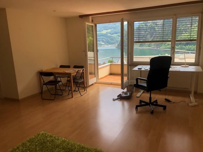 2-Zimmer-in einer WG mit gemeinsamem Wohnzimmer mit Seesicht in Hergiswil (1)