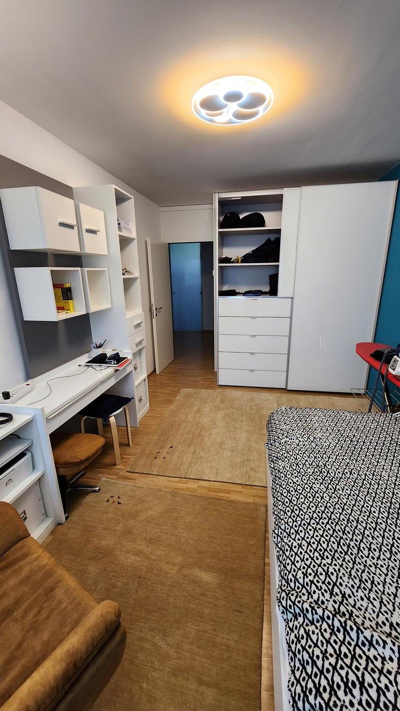 Bright Furnished Room with Private Bathroom in Modern 4.5-Room Apartment (3)