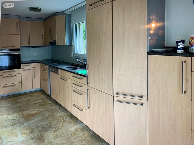 Helle 3.5-Zimmer-Wohnung mit Balkon und schöner Aussicht in Buochs (2)