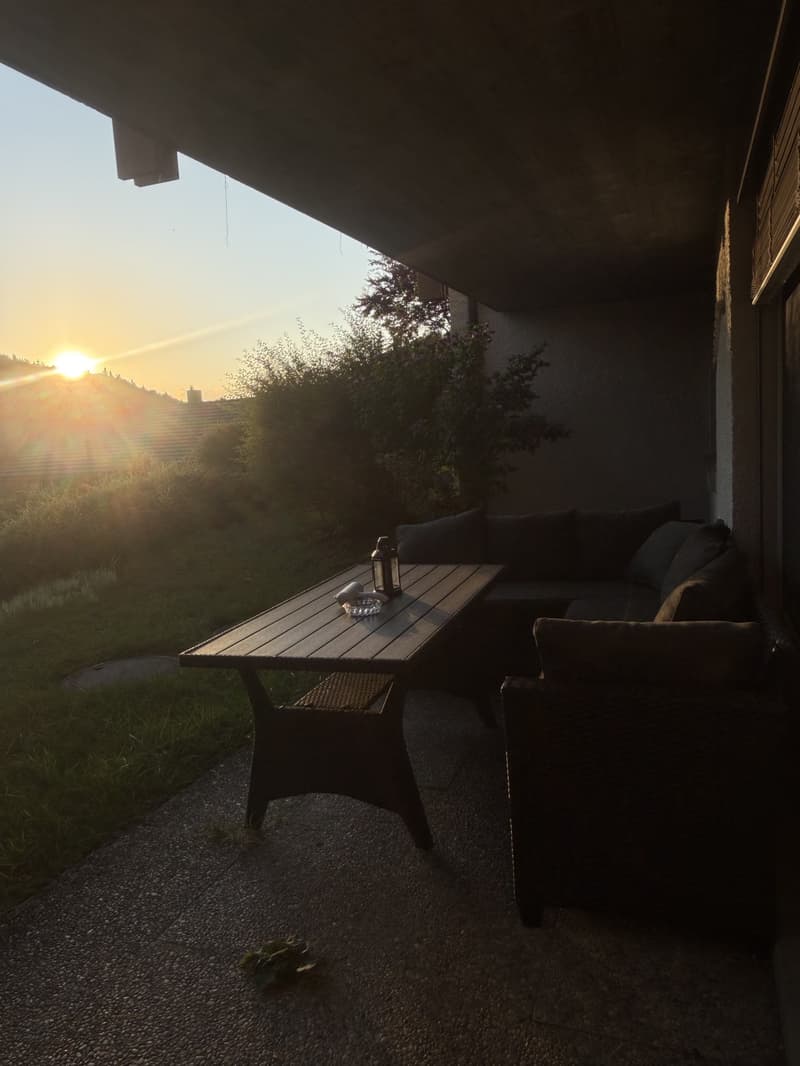 Helle 2.5 Zimmer- Wohnung mit eigenem Gartensitzplatz (10)