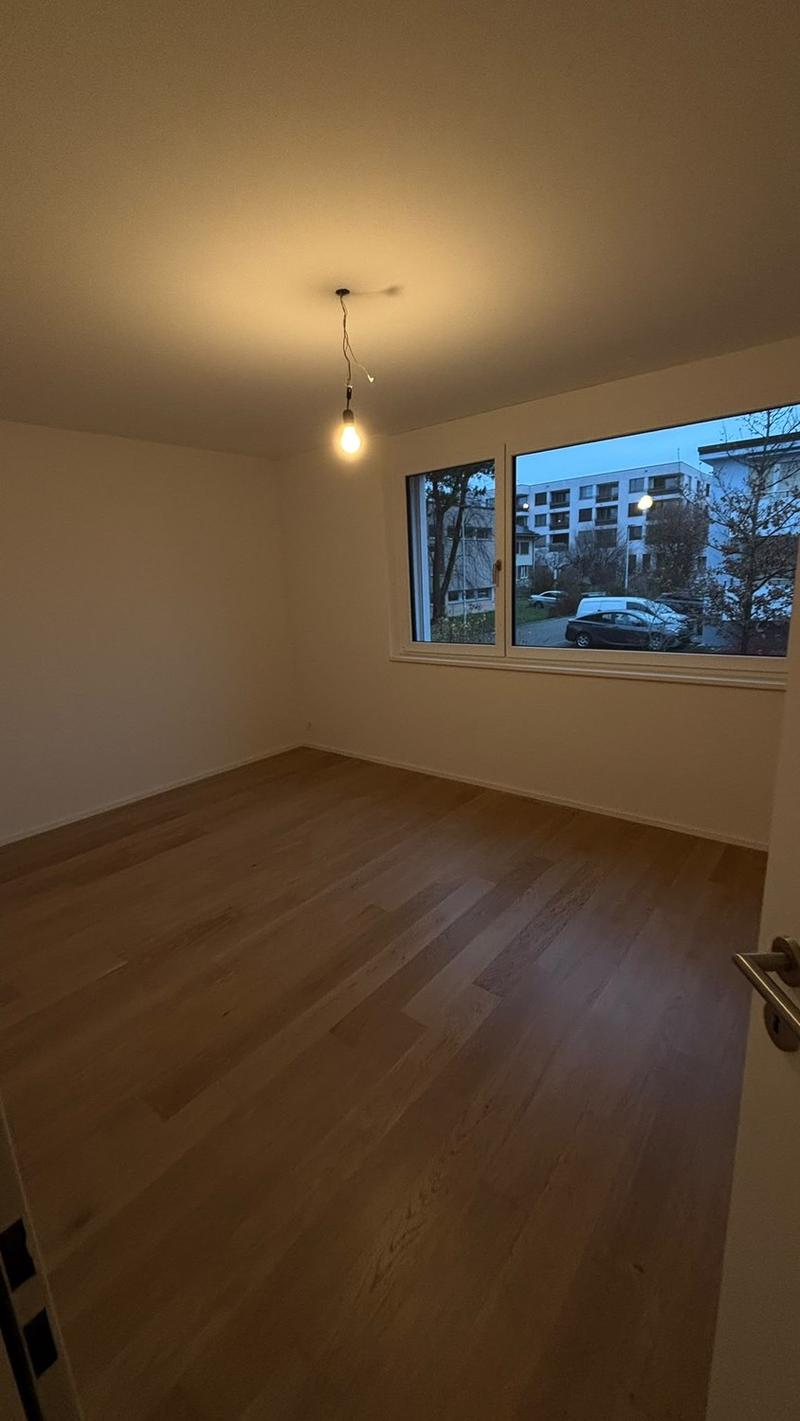 Modern 3.5 Zimmer Wohnung in Wallisellen with Balkon (4)