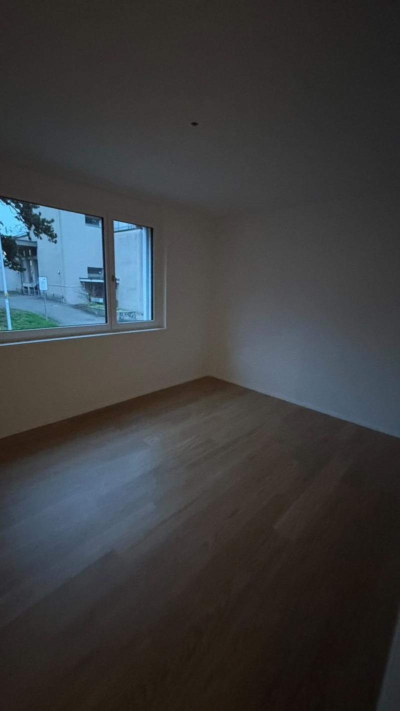 Modern 3.5 Zimmer Wohnung in Wallisellen with Balkon (1)