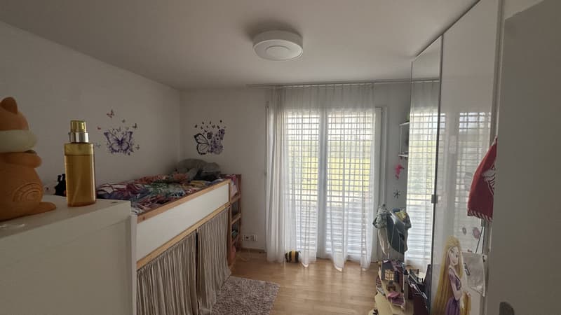 4.5-Zimmer-Erdgeschosswohnung mit direktem Zugang zum grosszügigen, gepflegten Umschwung (6)