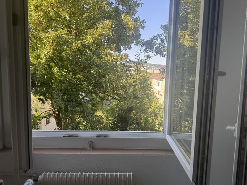 Women only- Room available (2)