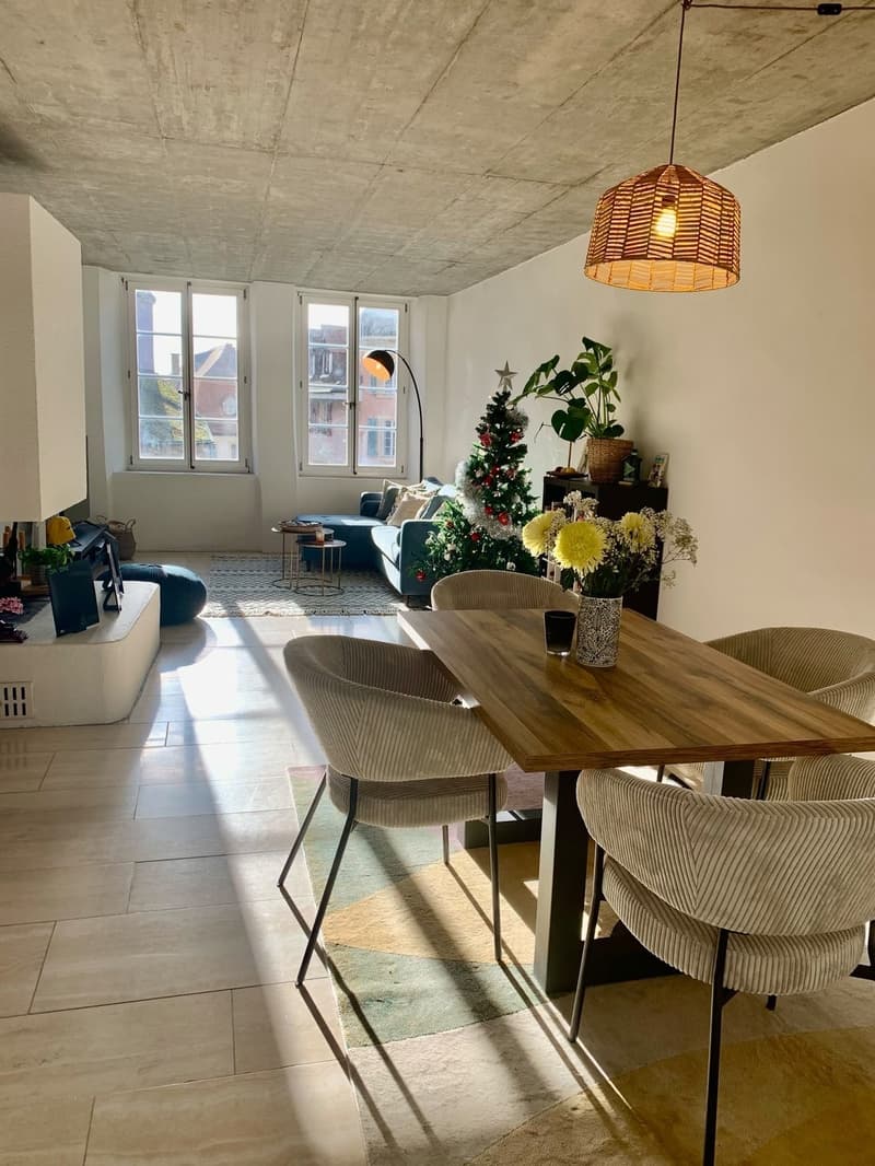 Charmant appartement avec balcon de 3,5 pièces au cur de la vieille ville de Bienne (1)