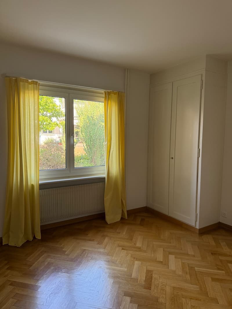 2.5-Room Apartment with Spacious Living Area & Private Garden (11)