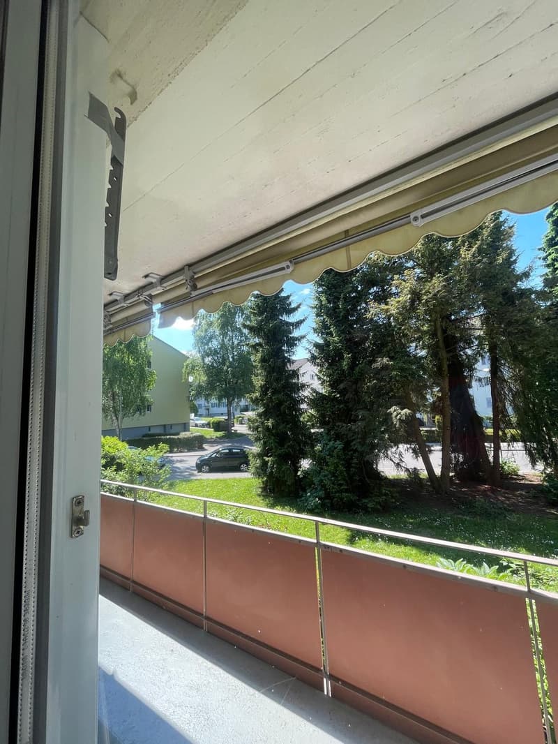 Grosses WG-Zimmer mit Balkon in Kloten  ideal für Aviation (2)