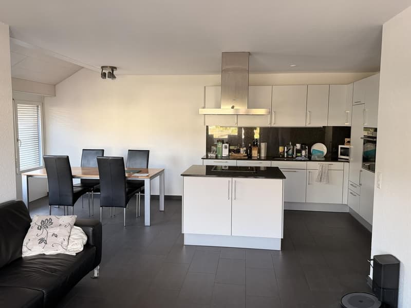 Charming 3.5-Room Apartment with Balcony and Beautiful Views in Flaach (9)