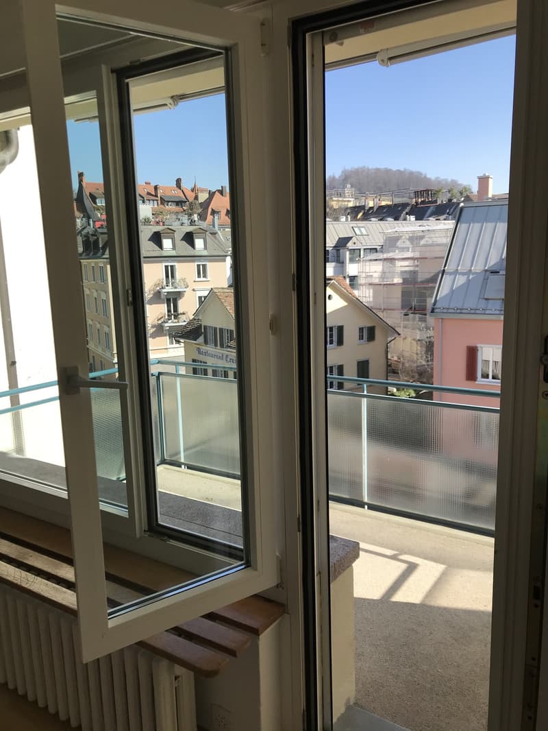 Helle, loftige 2.5Zi Wohnung im Seefeld mit Aussicht und Balkonen (6)
