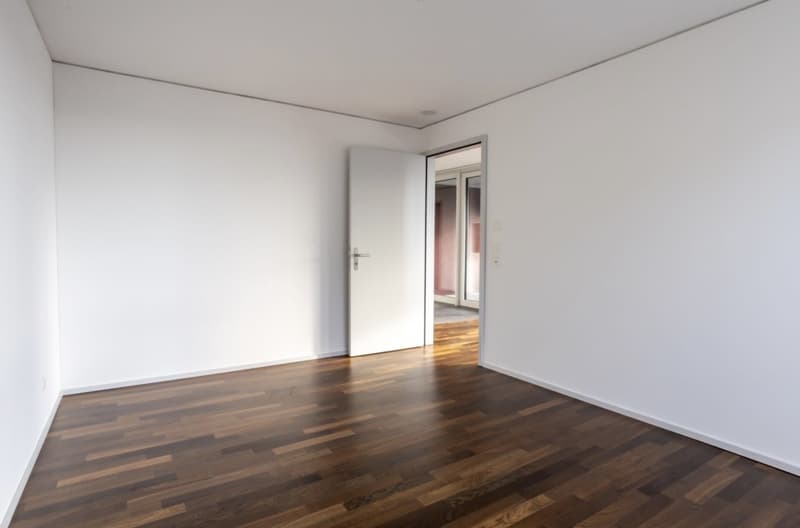 Room in an apartment (5)