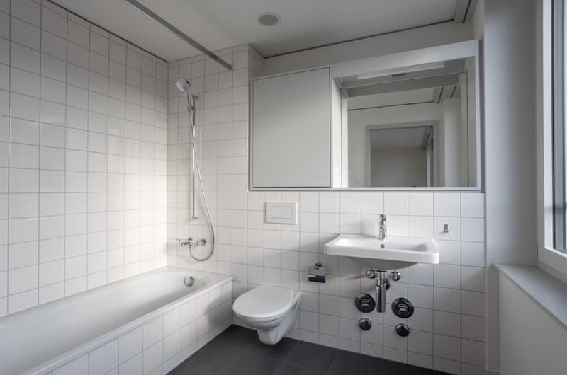 Room in an apartment (10)