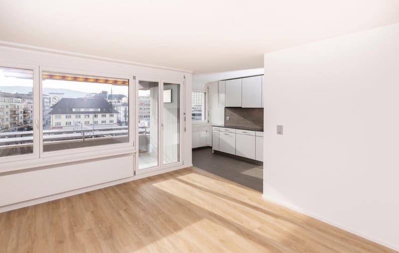 Directly at Bahnhof Oerlikon | 2 bathrooms | private washer/dryer | 3.5 rooms (1)