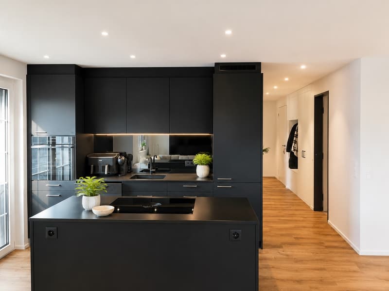 Moderne 3.5-Zimmer-Neubauwohnung mit BORA-Küche, zwei Bädern und sonnigem Balkon (2)