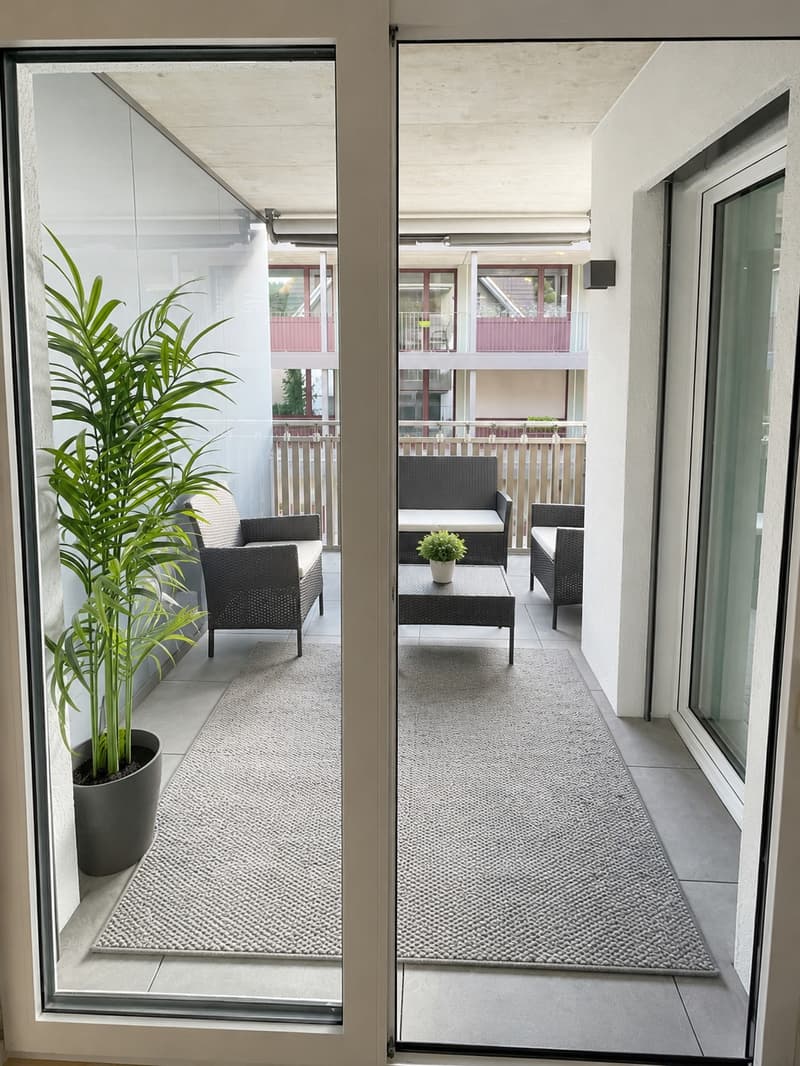 Moderne 3.5-Zimmer-Neubauwohnung mit BORA-Küche, zwei Bädern und sonnigem Balkon (3)