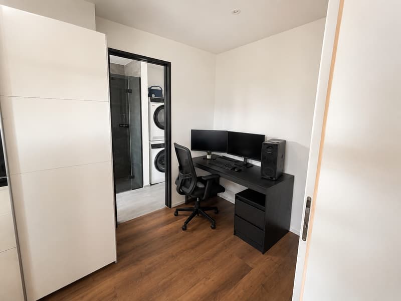 Moderne 3.5-Zimmer-Neubauwohnung mit BORA-Küche, zwei Bädern und sonnigem Balkon (6)