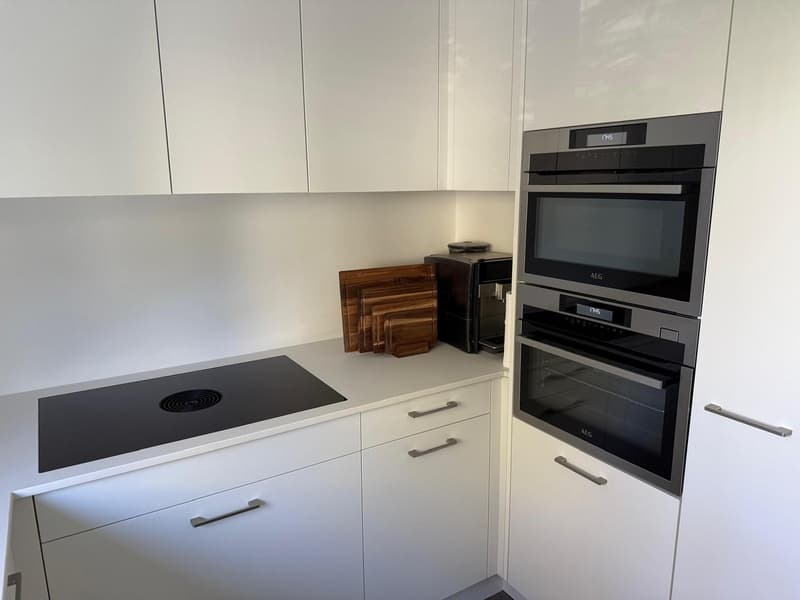 Hochwertiges, grosses Zimmer (24qm) in ruhiger Frauen-WG (13)