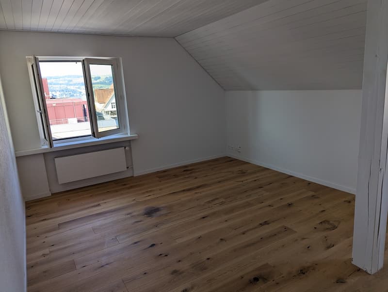 Moderne 2.5-Zimmerwohnung im Zentrum von Meilen (3)