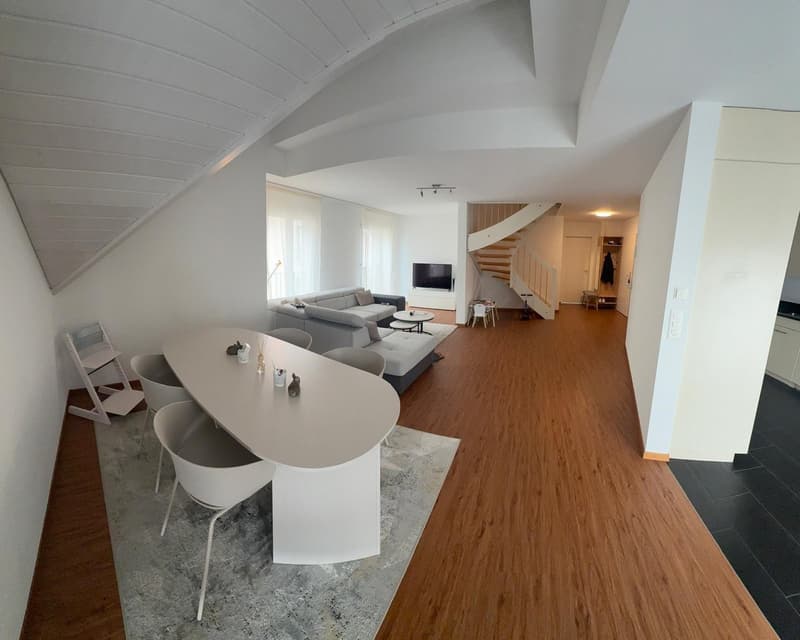 Nachmieter gesucht - Helle 4.5 Zimmer Maisonettewohnung in Eschenbach (1)