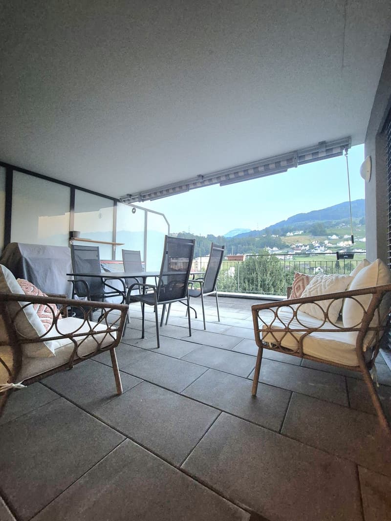 Grosszügige 3.5-Zimmerwohnung mit Balkon und Blick ins Grüne (7)