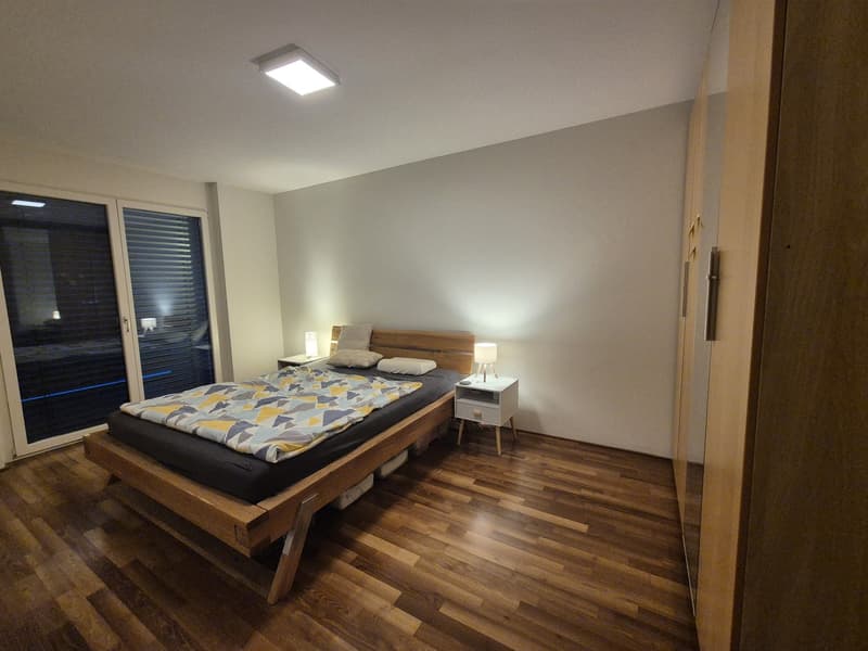 Grosszügige 3.5-Zimmerwohnung mit Balkon und Blick ins Grüne (4)