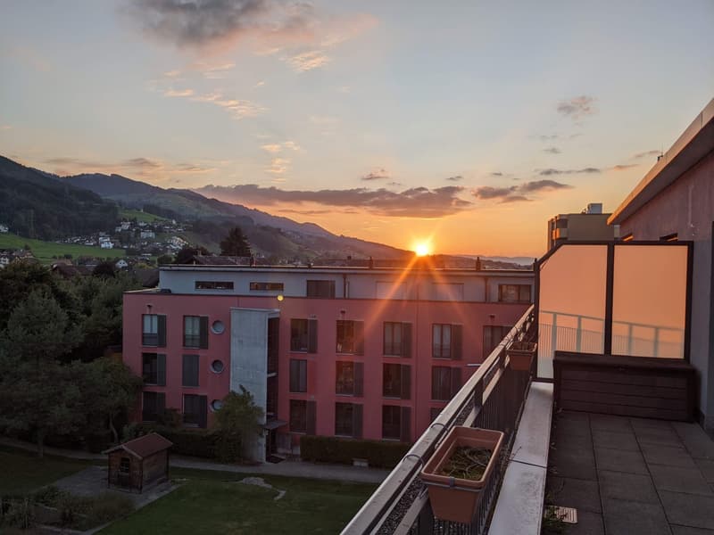 Grosszügige 3.5-Zimmerwohnung mit Balkon und Blick ins Grüne (9)
