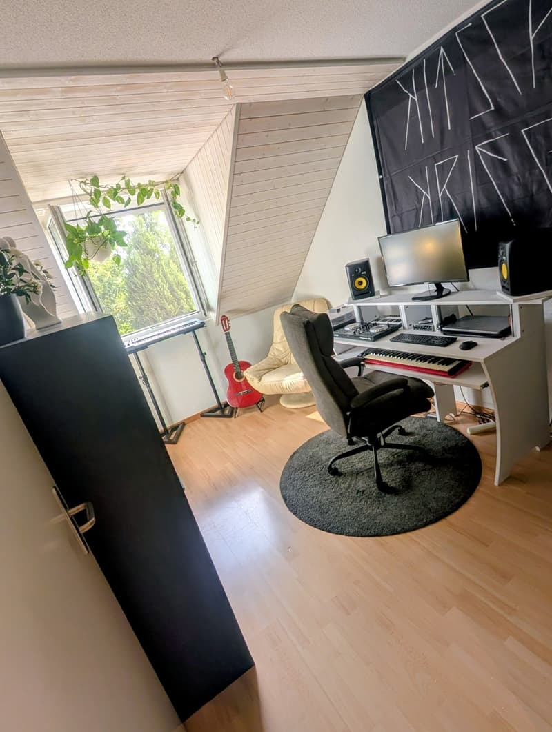 Charmante 5-Zimmer-Maisonette-Wohnung in Wahlen b. Laufen  Ruhige Lage mit schöner Aussicht (8)