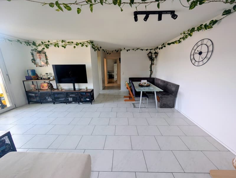 Charmante 5-Zimmer-Maisonette-Wohnung in Wahlen b. Laufen  Ruhige Lage mit schöner Aussicht (4)