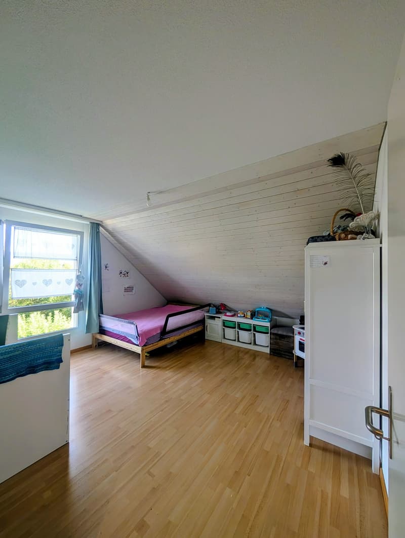 Charmante 5-Zimmer-Maisonette-Wohnung in Wahlen b. Laufen  Ruhige Lage mit schöner Aussicht (10)